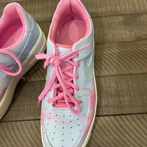 Nike Women's Air Sneakers in Pink and Light Blue - Picture 12 of 15